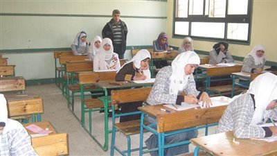 تلاميذ الدور الثانى اشادوا بالهندسه ..وختامه مسك بالدبلومات