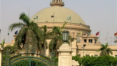جامعة القاهرة فتحت ابوابها للعاملين والطلاب   اليوم 