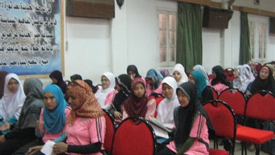 استطلاع رأي :78% من الفرنسيين يعارضون ارتداء الحجاب في الجامعات