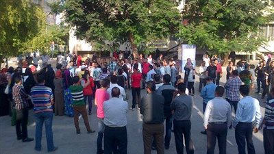 مستقلون ينظمون وقفة مضادة لمظاهرة طلاب إخوان بـ