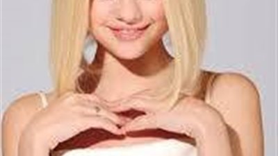 المكياج المناسب للفتاة الشقراء