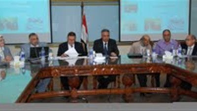 بالصور ..ابوالنصر يستعين بخبراء التربية لحل مشكلات التعليم قبل الجامعي