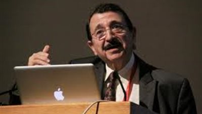 مصطفى السيد: الثورة فى بداية الطريق.. والمصريون موهوبون بالفطرة