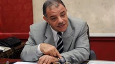 معلمو المعاهد القومية يحتجون أمام التعليم للمطالبة بإسقاط رئيس مجلس إدارتهم