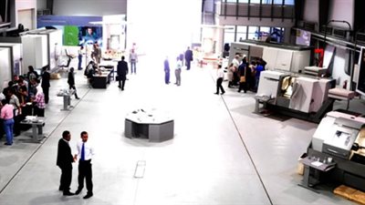 الحلواني يتحدي ويتفقد التجهيزات النهائية لمركز التدريب بالنقابة