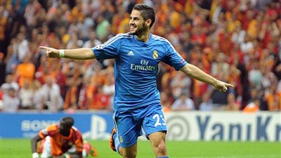 بالفيديو .. شاهد أروع هدف من خلف خط المنتصف مباشرة إلى المرمى