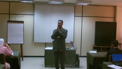 طارق نورالدين ..يفك