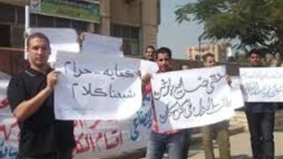 طلاب المعهد التكنولوجي امام الوزارة.. مطالبنا مش سياسية ..دي حقوق طلابية 