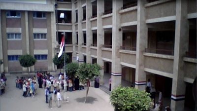  37 صاعقاً كهربياً وطلقات نارية  بمكتب مدير مدرسة إخوانى بالقليوبية