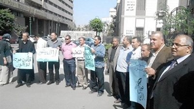 المعلمون امام الشوري ..