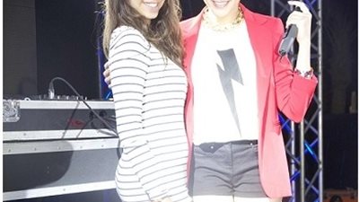 بالصور: ساندى تشعل مسرح الجامعة البريطانية وسط الآلاف من الطلاب