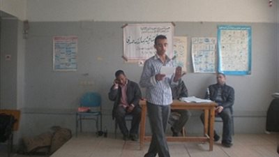 فصل طالب اخواني بعد القاء قصيدة 