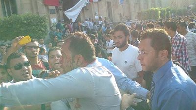 اشتباكات عنيفة بجامعة الاسكندرية بين الاخوان والمستقلين تسفر عن 28 مصابا