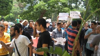 وقفة احتجاجية لطلاب الأخوان بدار العلوم