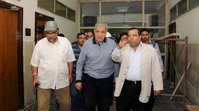 العبد يطالب 