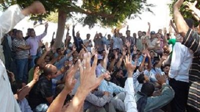 اعتصام بمدرسة دسوقى الابتدائية بالمنيا ومدير الادارة يهدد بالفصل