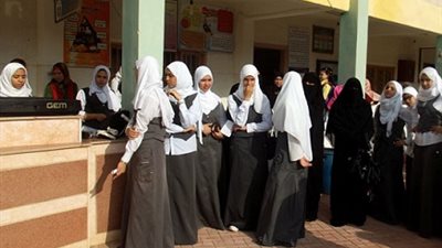 طالبات خدمات الحلمية غاضبات لعدم حصولهن على درجات اعمال السنه