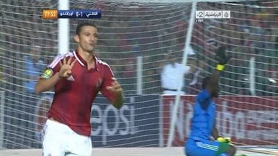 الأهلى يوقف عبد الظاهر  ويعرضه للبيع  ويحرمة من كأس العالم للاندية لتلويحه بشارة رابعة