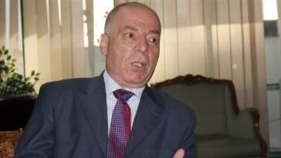 طلاب الإخوان يطردون النمنم من ندوة بجامعة حلوان