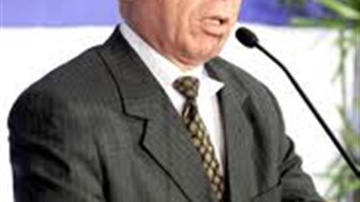 بالفيديو ..طرد حلمي النمنم من جامعة حلوان بعد قوله