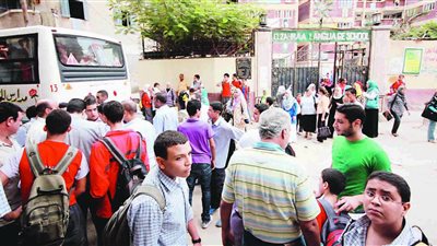 وفاة تلميذة بسبب رجوع الاتوبيس للخلف بالجيزة