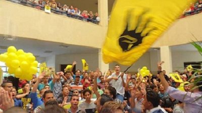 تظاهر طلاب المحظورة امام كلية طب بيطري بمدينة السادات للافراج عن مرسي