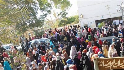 طالبات المحظورة بجامعة الازهر ..حررنا الطالبيتن من مكتب عميدة الدراسات الاسلامية