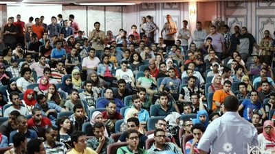 مسيرة لطلاب كلية العلوم عين شمس للإفراج عن المعتقلين