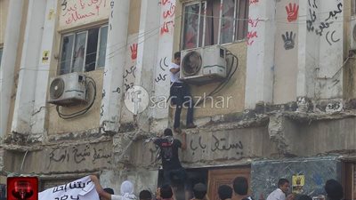 فصل 4 طلاب من هندسة القاهرة بتهمة تشويه الحوائط