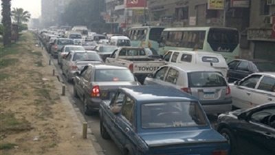 الاخوان قطعوا شارع الهرم واشعال النيران في الاطارات لمواجهة غاز الامن