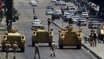 لاول مرة..انسحاب الشرطة والجيش من أمام جموع طلاب جامعة القاهرة المحتجين