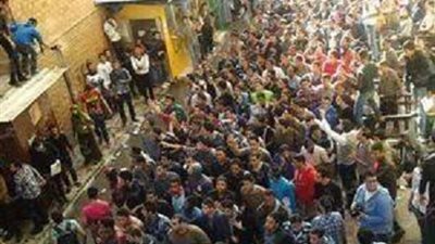 طلاب جامعة الاسكندرية .. علقنا اضرابنا اليوم  عن الدراسة ..ولكننا  مستمرين في التظاهر