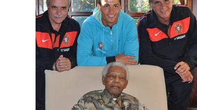 رونالدو ينعي نيلسون مانديلا