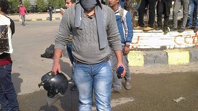 طلاب اخوان الازهر اغلقوا مبني الادارة بفرع اسيوط