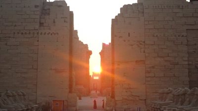 غدا..الاقصر تتحفل بتعامد الشمس علي معبد الكرنك