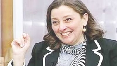 رئيس جامعة بورسعيد يرفض عقد محاضرة لـ منال عمر