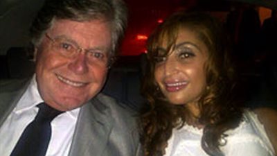 حسين فهمي: زوجتي كفيفة ولا يجوز السخرية منها