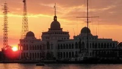 ضبط 13 متهما و400 طن بضائع مهربة و34 مركبا ببورسعيد