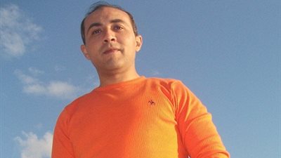 نبيه .. كيف تحرص جامعة الازهر علي بقاء طلاب لايحرصون هم علي انفسهم ؟