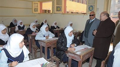 بيومي ..تأمين غرف كنترولات مدارس اسيوط ومنع التصحيح اثناء الامتحانات