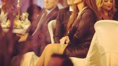 نظرة جابر لسيقان اليسا حيرت الجميع