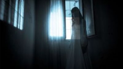 بالصور ..شبح اخر في لندن ..بعد ظهوره في مكة