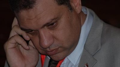 أمين صندوق نقابة الأطباء يهاجم الصحفيين