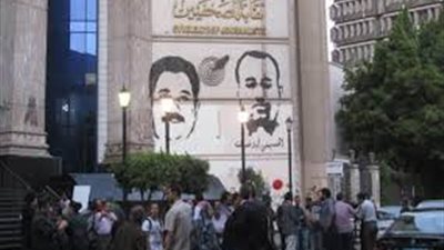 وقفة للتنديد باعتقال صحفي أثناء تغطية أحداث جامعة الأزهر أمس