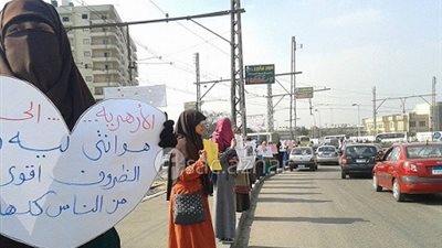 طالبات اخوان الازهر قطعن شارع مصطفي النحاس