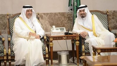 الفيصل لمشعل :  مكة المكرمة وردة .. فاسقها بحبك