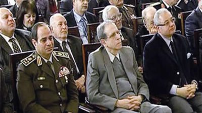 «السيسي» يبكي تأثرا بحديث «عينان لا تمسهما النار»