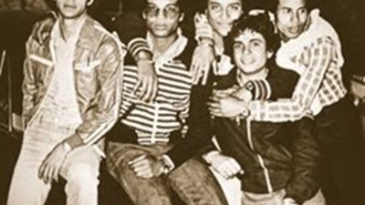 عمرو دياب يسترجع ذكريات الماضي بصورة لايام المراهقة