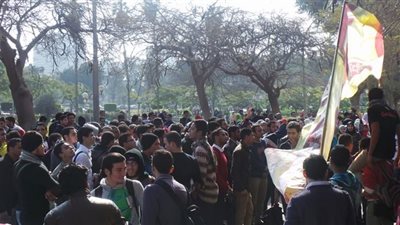 تظاهر طلاب الإخوان  أمام  حاسبات عين شمس