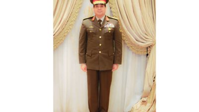 بالصور ..عندما ارتدي السيسي بدلة المشير لأول مرة